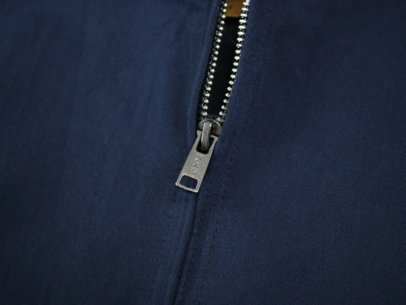 🅿️330 new model number: B129 Ralph Lauren's new 2024 classic old money style stand collar executive zipper jacket 1️⃣Selected from high-quality original developed pure cotton fabrics, with customized plaid lining inside, the overall wearing effect is very soft and comfortable, 2️⃣The workmanship details are perfectly controlled, the chest is exquisitely embroidered with small logos, and the dropped shoulders are made of splicing technology to create a unique design style that highlights your personality! The version is simple but not simple! 3️⃣ Complete with tag accessories, unisex design, and a very versatile jacket for men and women! Color: black, navy, khaki, green Size: S, M, L, XL